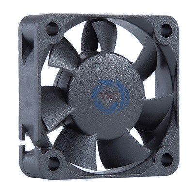 如何根據(jù)工作負載和溫度選擇合適的調(diào)速散熱風(fēng)扇